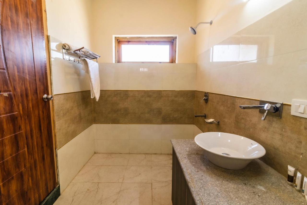 فندق Sheفي  Sindhu Residency المظهر الخارجي الصورة